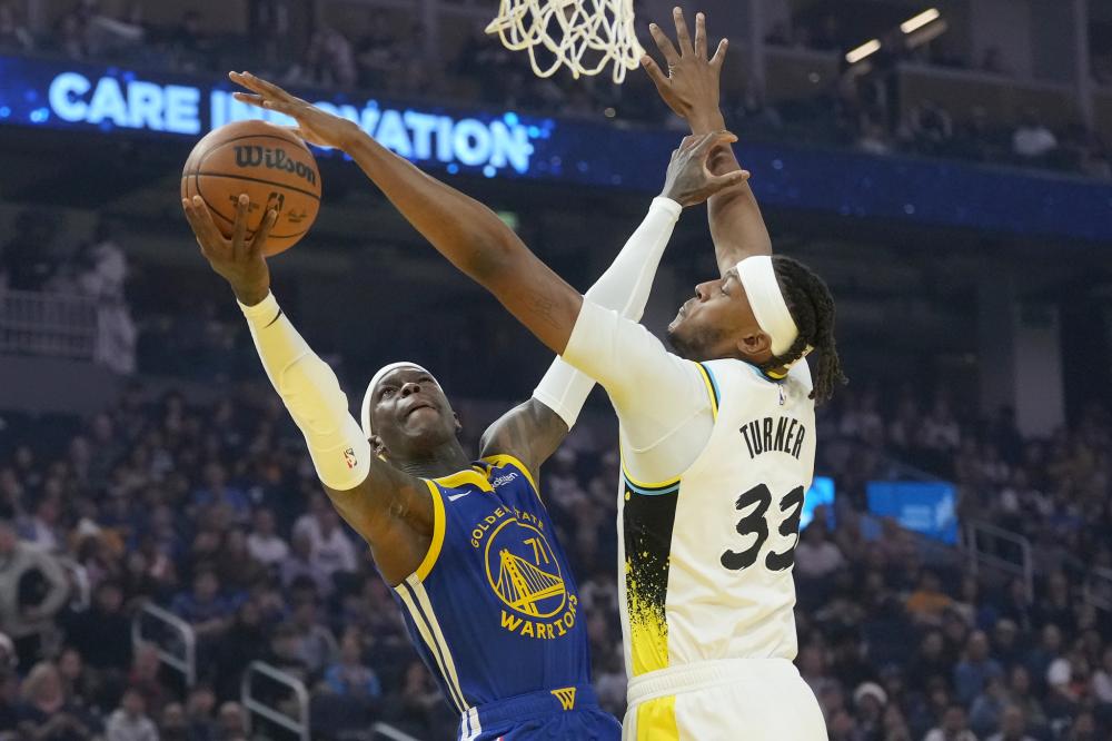 假动作过人 假动作过人